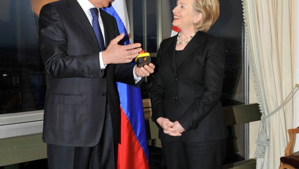 Foreign Minister Sergei Lavrov and his U.S. counterpart Hillary Clinton - Sputnik International