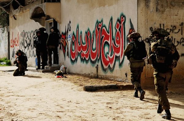 The airstrikes were carried out in response to earlier rocket attacks carried out by militants from Gaza on southern Israeli towns - Sputnik International