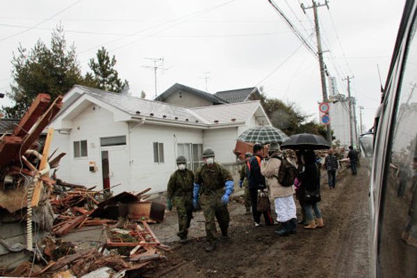 Rescue efforts continue on Japan's East coast Rescue efforts continue on Japan's East coast - Sputnik International