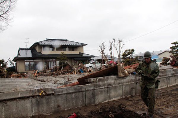 Rescue efforts continue on Japan's East coast Rescue efforts continue on Japan's East coast - Sputnik International