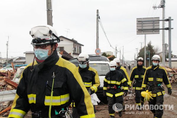 Rescue efforts continue on Japan's East coast Rescue efforts continue on Japan's East coast - Sputnik International