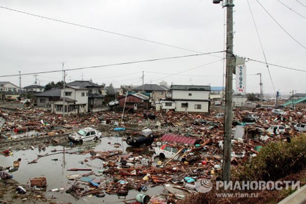 Rescue efforts continue on Japan's East coast Rescue efforts continue on Japan's East coast - Sputnik International