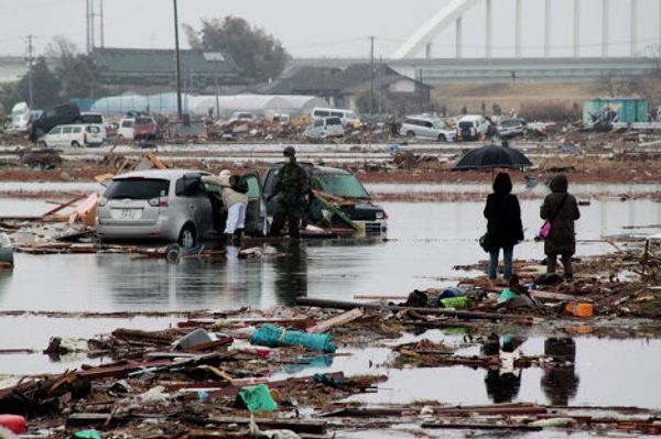 Rescue efforts continue on Japan's East coast Rescue efforts continue on Japan's East coast - Sputnik International