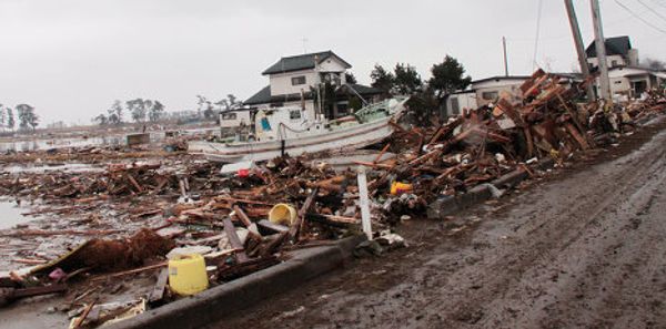 Rescue efforts continue on Japan's East coast Rescue efforts continue on Japan's East coast - Sputnik International