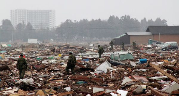 Rescue efforts continue on Japan's East coast Rescue efforts continue on Japan's East coast - Sputnik International