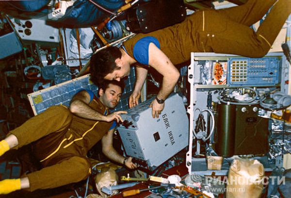 The one-of-a-kind Mir space station The one-of-a-kind Mir space station - Sputnik International