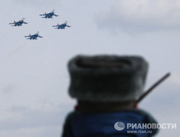 Russkiye Vityazi and  Strizhi aerobatic teams in training - Sputnik International