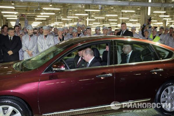 Putin gets behind the wheel - Sputnik International