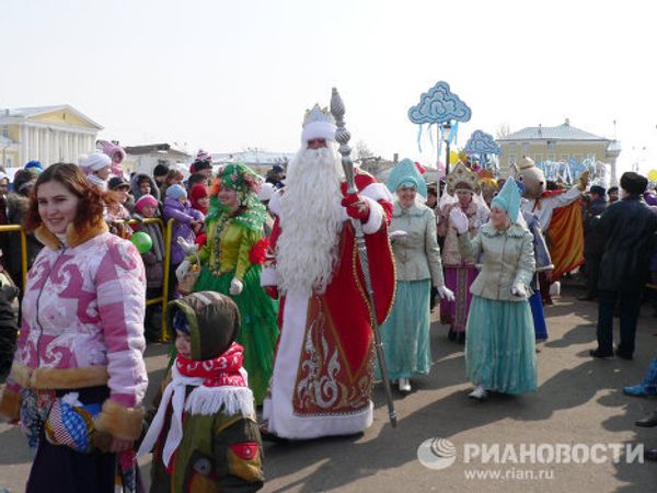 Parade of fairy tale characters in Kostroma   - Sputnik International