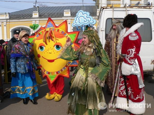 Parade of fairy tale characters in Kostroma   - Sputnik International