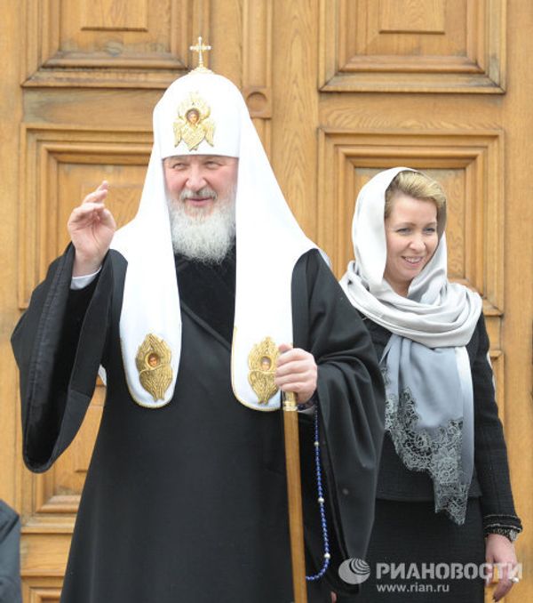 Patriarch Kirill and Svetlana Medvedev release doves on Annunciation Day  - Sputnik International