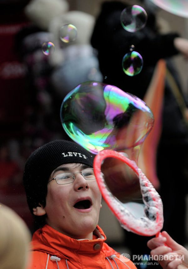 Soap bubble flashmob on Arbat Street - Sputnik International