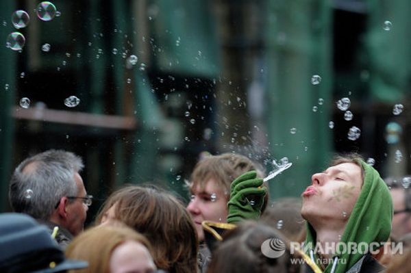 Soap bubble flashmob on Arbat Street - Sputnik International