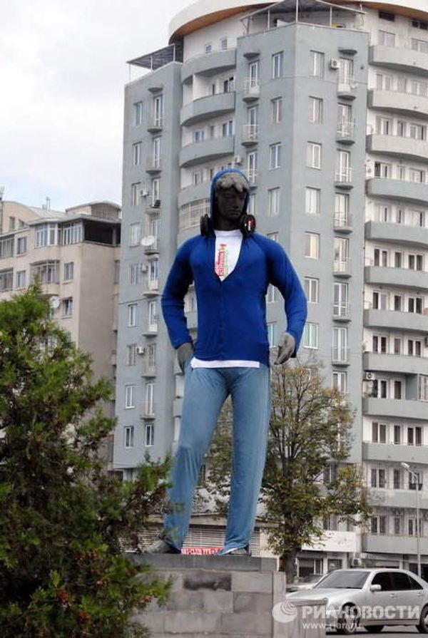 Monuments in Georgia dismantled and “modernized” Monuments in Georgia dismantled and “modernized” - Sputnik International