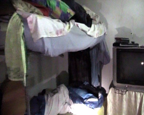 Police flush out immigrants from Moscow bomb shelter  - Sputnik International
