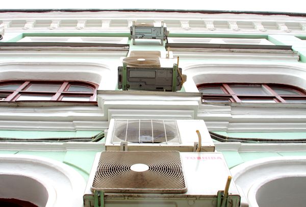 Moscow's architectural heritage has been threatened by brutal developers and corrupt officials... and air conditioners  - Sputnik International