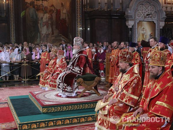 Orthodox Christians mark Easter Day at Moscow’s Cathedral of Christ the Savior - Sputnik International