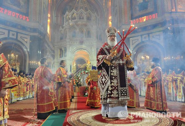 Orthodox Christians mark Easter Day at Moscow’s Cathedral of Christ the Savior - Sputnik International