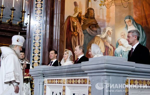 Orthodox Christians mark Easter Day at Moscow’s Cathedral of Christ the Savior - Sputnik International