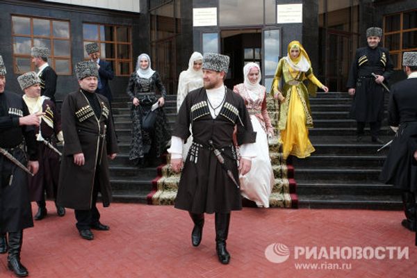 Ramzan Kadyrov celebrates Chechen Language Day in style - Sputnik International