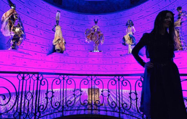 Haute couture and great art: Dior exhibition opens in Moscow Haute couture and great art: Dior exhibition opens in Moscow - Sputnik International