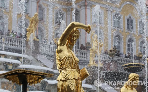 Restored Samson and the Lion Fountain and other fountains of Peterhof Palace Restored Samson and the Lion Fountain and other fountains of Peterhof Palace - Sputnik International