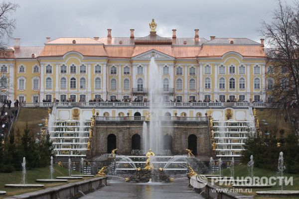 Restored Samson and the Lion Fountain and other fountains of Peterhof Palace Restored Samson and the Lion Fountain and other fountains of Peterhof Palace - Sputnik International