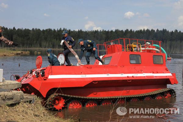 Russian Emergencies Ministry showcases cutting-edge equipment - Sputnik International