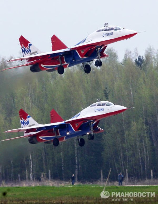 Strizhi aerobatics team marks 20 years in the clouds Strizhi aerobatics team marks 20 years in the clouds - Sputnik International
