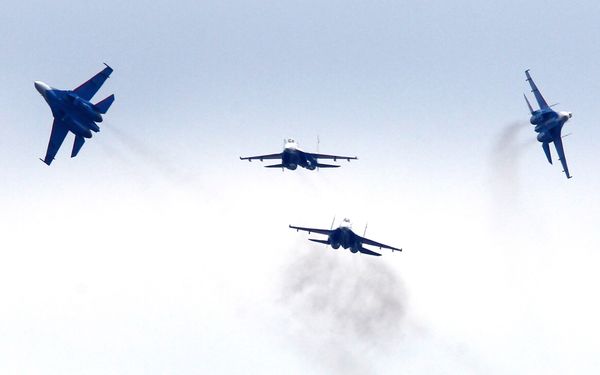 Russia’s famed Strizhi (Swifts) aerobatics - Sputnik International
