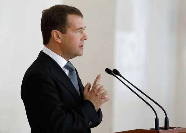 Dmitry Medvedev - Sputnik International