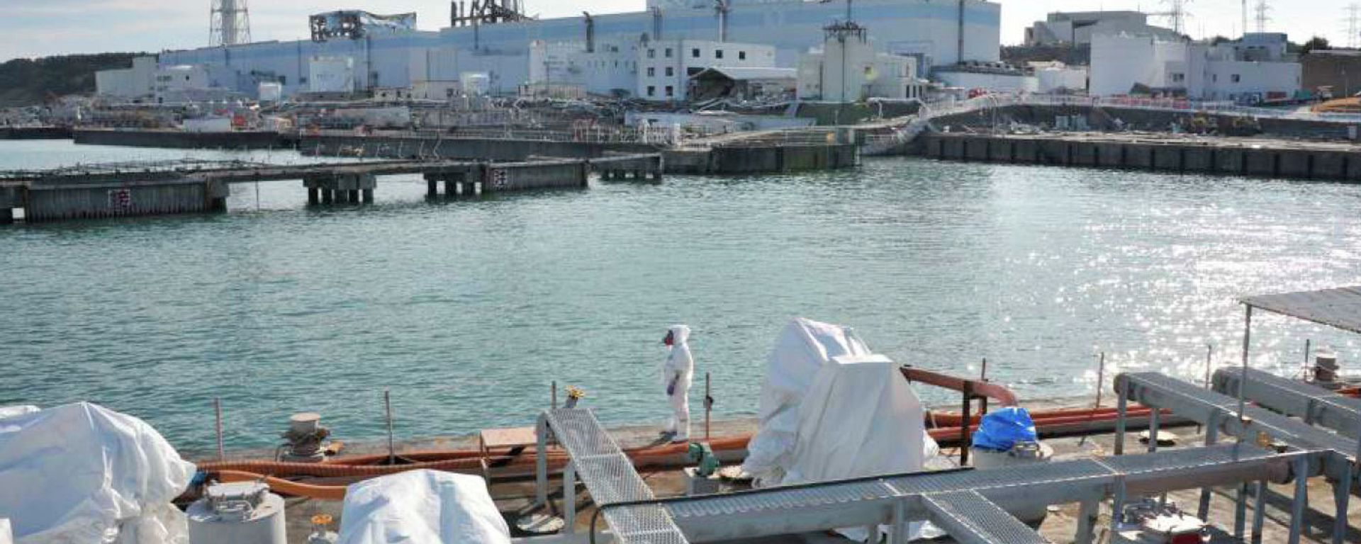 The operator of the Fukushima Daiichi power plant, which in 2011 experienced the worst nuclear disaster since Chernobyl, has no choice but to discharge a massive amount of radioactive waste into the sea The operator of the Fukushima Daiichi power plant, which in 2011 experienced the worst nuclear disaster since Chernobyl, has no choice but to discharge a massive amount of radioactive waste into the sea - Sputnik International, 1920, 25.08.2023