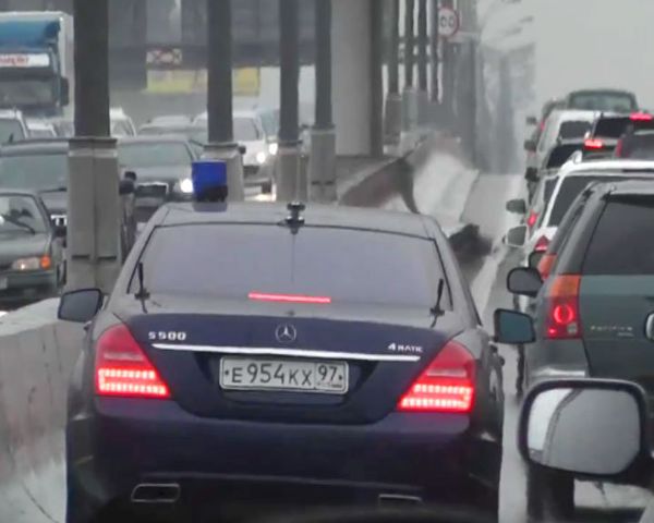 Shoigu's driver snarled through a loud speaker: You moron, do you want me to shoot you in the head? - Sputnik International