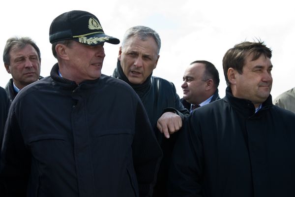 The Russian delegation led by Deputy Prime Minister Sergei Ivanov visited the Kunashir and Iturup islands as part of a working tour around Russia's Far East. - Sputnik International