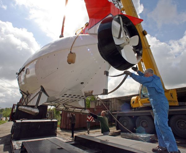 Russian submersibles sent to Switzerland  - Sputnik International