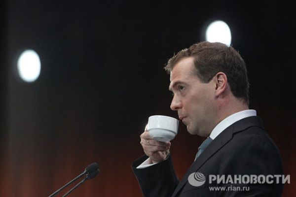 Dmitry Medvedev’s emotions at the president’s biggest ever news conference  - Sputnik International