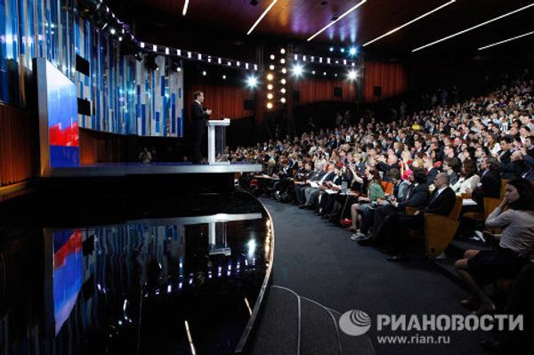 Dmitry Medvedev’s emotions at the president’s biggest ever news conference  - Sputnik International