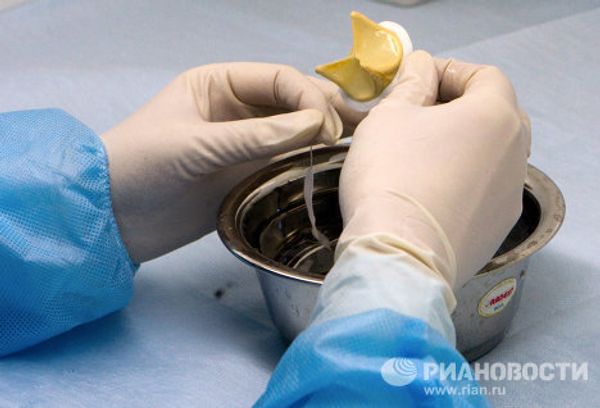 Moscow surgeons perform rare heart operation  - Sputnik International