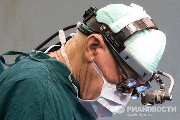 Moscow surgeons perform rare heart operation  - Sputnik International