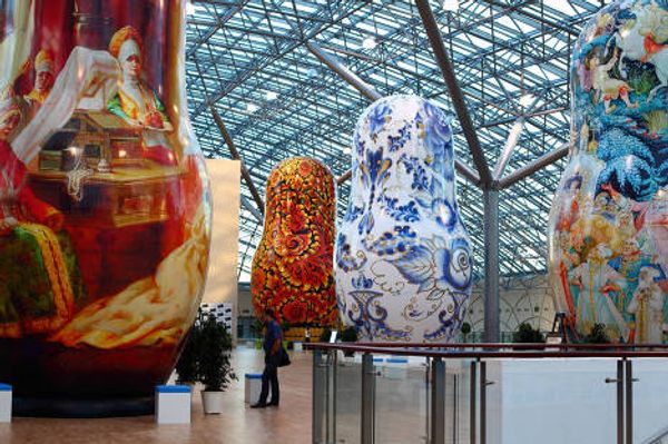 Giant Matryoshka dolls on show in Moscow - Sputnik International