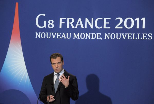 Dmitry Medvedev - Sputnik International