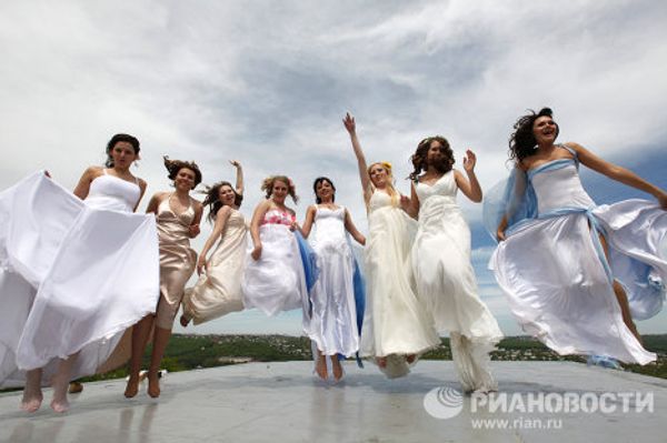 Brides’ Carnival in Stavropol - Sputnik International