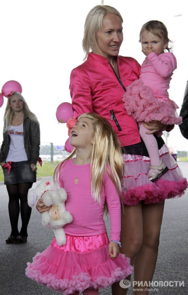Parade of Glamorous Blondes in Riga - Sputnik International