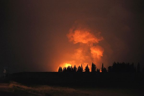 Rescuers put out fire at Urals arms depot after three-day efforts - Sputnik International