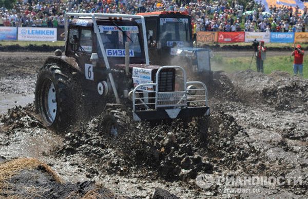 Bison-Track-Show 2011 race in Rostov region - Sputnik International