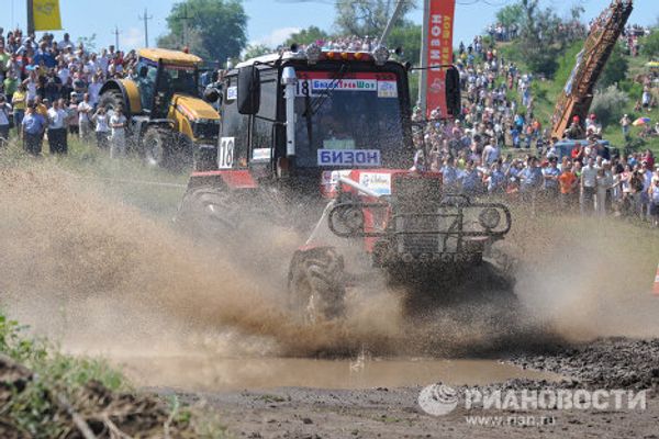 Bison-Track-Show 2011 race in Rostov region - Sputnik International