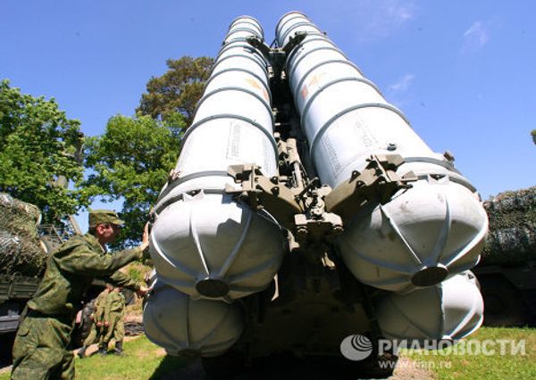 S-300 air defense unit on combat duty  - Sputnik International