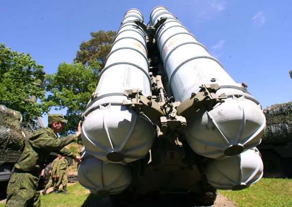 S-300 air defense unit on combat duty  - Sputnik International