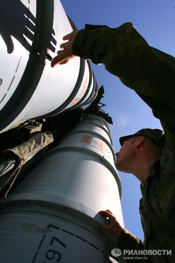 S-300 air defense unit on combat duty  - Sputnik International