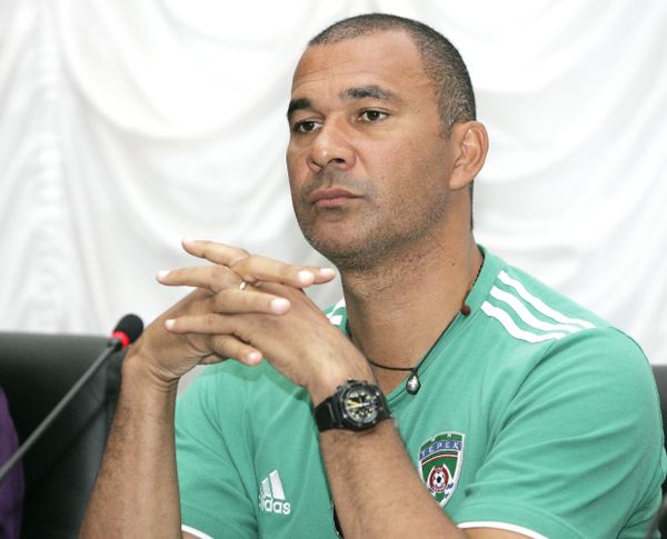 Terek Grozny coach Gullit given ultimatum by Chechnya's Kadyrov - Sputnik International